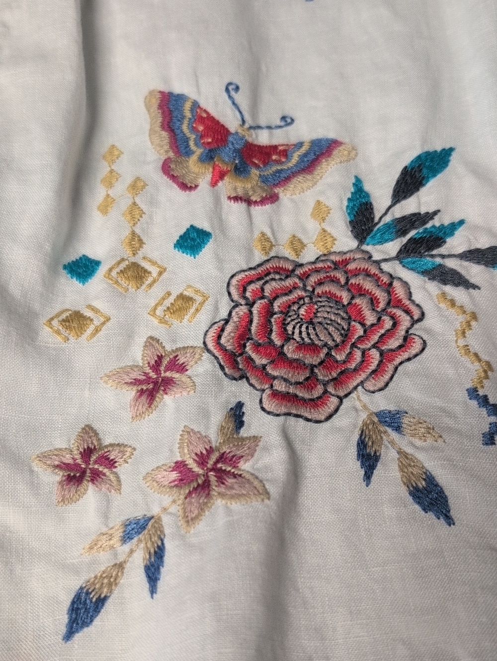 Johnny Was Mariposa White Linen Top. - Picture 4 of 10